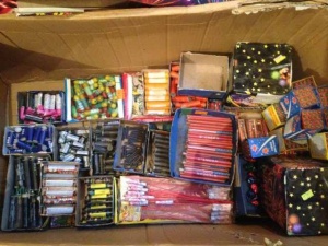 Bayram sevinci, yoxsa gizli təhl&uuml;kə? Fişənglər yenə k&uuml;&ccedil;ələrdə