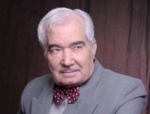 &Ouml;zbək teatrının inkişafına t&ouml;hfə verən rejissorumuz