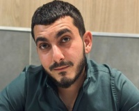 ƏDƏBİ DEB&Uuml;T, &ldquo;&Ouml;z&uuml;m də &ouml;z&uuml;mdən uzaqlaşıram&rdquo;, Ərtoğrul İsmayılov