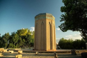 Atabəy yadigarı, qadın ucalığı və şərəf simvolu M&ouml;minə xatın