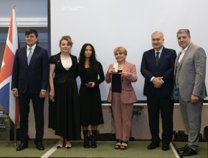 B&ouml;y&uuml;k Britaniyada Azərbaycan icması ilə səmərəli g&ouml;r&uuml;ş baş tutub