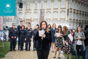 Şair yanan bir d&uuml;nyanın i&ccedil;ində yanmağı sevən insandır - M&Uuml;SAHİBƏ