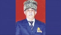 O ellərdə sazım, s&ouml;z&uuml;m qaldı...