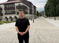 Xarıb&uuml;lb&uuml;l&uuml;n k&ouml;lgəsində s&ouml;z&uuml;n yurdu Ankaradan Bakıya, Qazaxa, Ağdama və Şuşaya səyahət g&uuml;ndəliyi