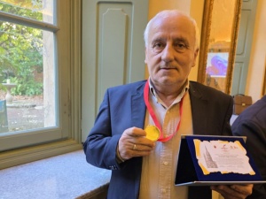 Tanınmış alban şairi, yazı&ccedil;ısı və jurnalisti Agim Bajrami ilə M&Uuml;SAHİBƏ