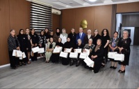 "Aprel şəhidlərinin ailə &uuml;zvləri ilə iş"
