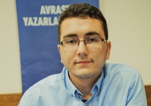 BİRİ İKİSİNDƏ Ramil Əhmədin məqaləsi ilə