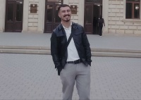 Bəlkə də dəlilik dediyimiz şey cəmiyyətin qəbul edə bilmədiyi fərqlilikdir -ESSE