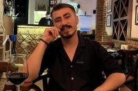 Dəyişdirilmiş bir tarixdə, dəyişməmiş insanların i&ccedil;ində yazmaq &ccedil;ox &ccedil;ətindir -ESSE