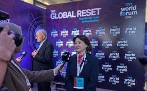 Aktotı Raimkulova TRT World Forum 2025 &ccedil;ər&ccedil;ivəsində spiker qismində