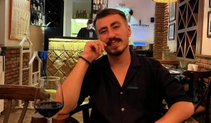 Amma hər susqunluqda bir dərs, hər qaranlıqda bir işıq gizlidir