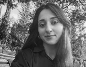 Nə &uuml;&ccedil;&uuml;n ən parlaq rəngləri &ccedil;əkmək yerinə divarı qaraya boyayırsan? -ESSE