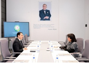 Mədəniyyət naziri Adil Kərimli Xalq artisti Xuraman Qasımova ilə g&ouml;r&uuml;ş&uuml;b