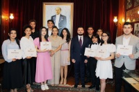 Bülbül vokal məktəbi ilk məzunlarını təltif etdi