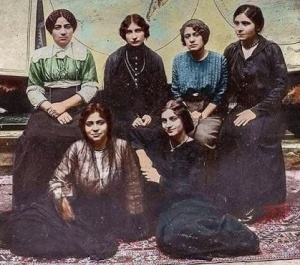 M&uuml;əllimlər g&uuml;n&uuml;, ya g&uuml;n&uuml;n m&uuml;əllimi? -ESSE