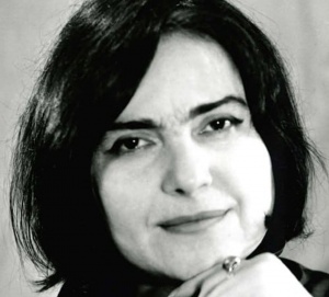 Qadın xalq rəssamımız