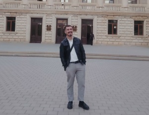 Mən burdayam və hələ də he&ccedil; kim g&ouml;rm&uuml;r &ndash; ESSE