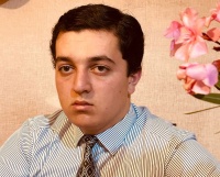 Biri ikisində  Şəhriyar Məmmədzadənin debütü ilə