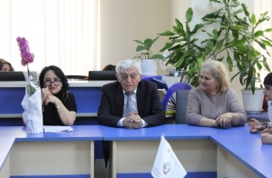 &ldquo;M&uuml;əllif saatı&rdquo; layihəsi &ccedil;ər&ccedil;ivəsində yazı&ccedil;ı Zahid Xəlil ilə g&ouml;r&uuml;ş