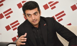 MÜTALİƏ MƏDƏNİYYƏTİ ÜÇÜN SEÇMƏLƏR – İntiqam Yaşar, şeirlər