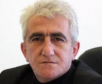 &ldquo;Ayrılığın son zəngi&rdquo; - V&uuml;qar Əlisoyun şeirləri