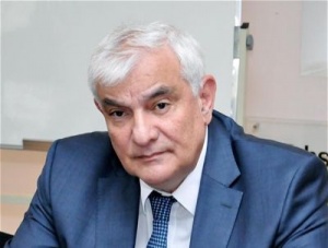 Hər şeydən əvvəl &ldquo;s&ouml;z&rdquo; və &ldquo;S&ouml;z&uuml;&rdquo; bir-birindən fərqləndirmək lazımdır - HƏR G&Uuml;N KAMAL ABDULLADAN 6 QRANULA