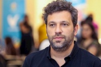 Videoblogger, aktyor, prod&uuml;sser...