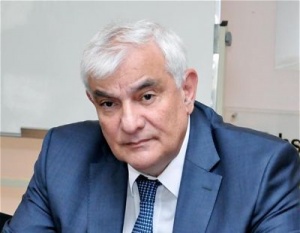 &ldquo;Ədəbiyyatın mayasında qan durur&rdquo; - HƏR G&Uuml;N KAMAL ABDULLADAN 7 QRANULA