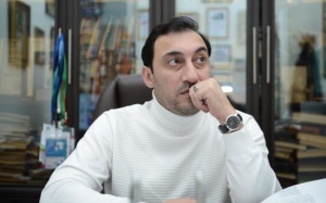 Rəsul Rza, Xəlil Rza, Oqtay Rza vardı, bir də Xəyal Rza var