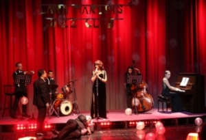 “Lara Martin&#039;s Jazz Club” tamaşasını fərqləndirən nədir?