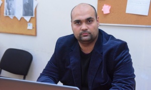 POEZİYA SAATINDA - &ldquo;Sən getdin, qapımı d&ouml;yd&uuml; k&uuml;ləklər...&rdquo;