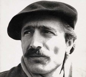 "Sende g&ouml;rd&uuml;ğ&uuml;m&uuml; g&ouml;recekler diye &ouml;d&uuml;m kopuyor" - &Ouml;zdemir Asaf