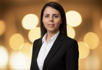Orada yarım&ccedil;ıq qalan arzularımız, deyə bilmədiyimiz s&ouml;zlər yaşayır...